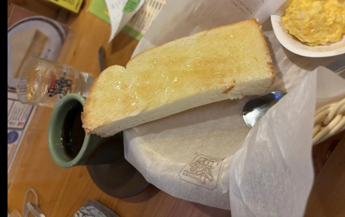 モーニングを食べてからお雛様を出しました