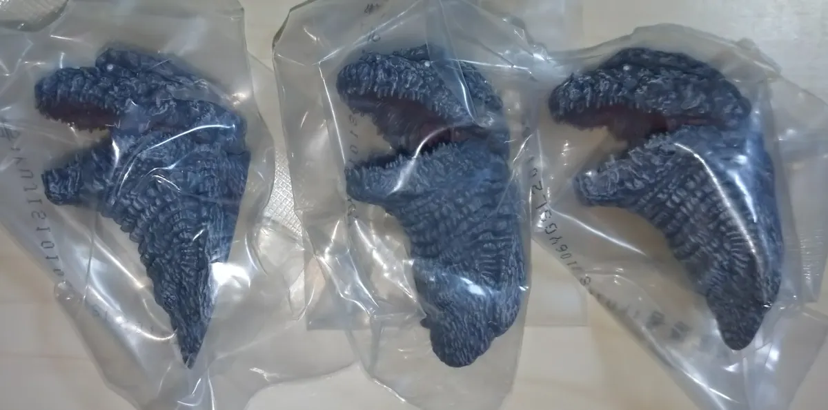 大サイズ　キングギドラ　30×45×50センチほど ゴジラvsキングギドラ | Facebook