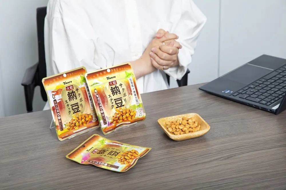 サクポリ納豆スナックと商品企画担当 O.M
