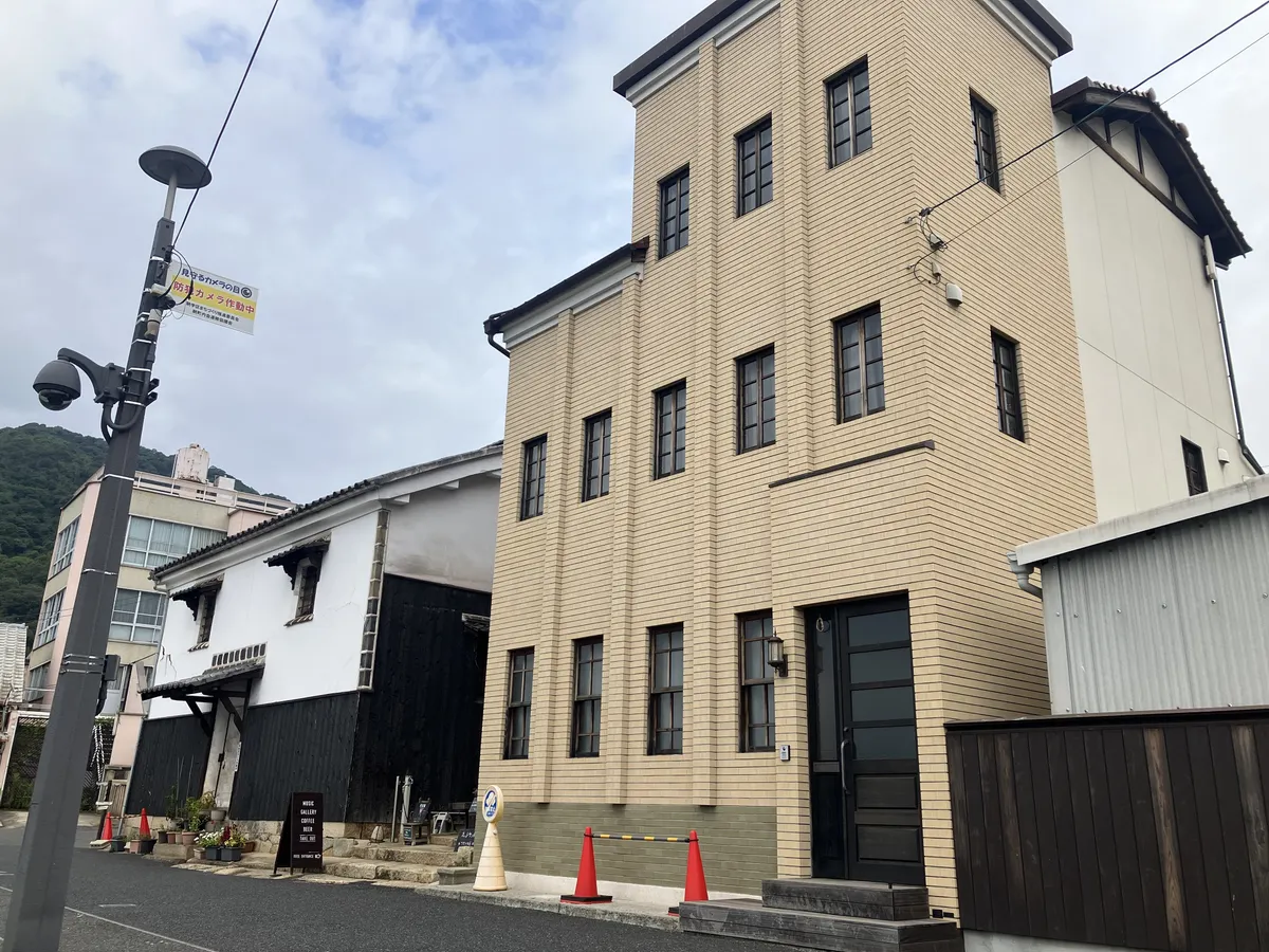 忠さんと一雄の家と中華料理店