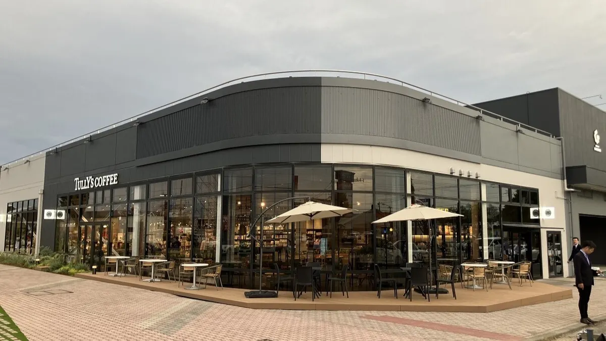 いせさきガーデンズ店　店頭