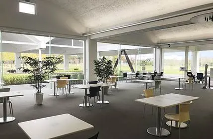 カフェ＆ラウンジ