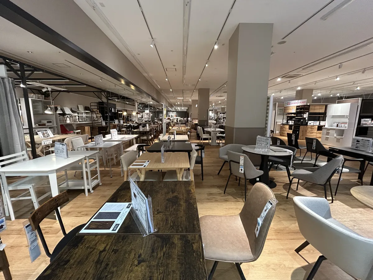 ダイニングテーブル