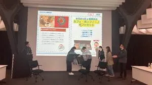 建物, 男, 立つ, フロント が含まれている画像

AI 生成コンテンツは誤りを含む可能性があります。
