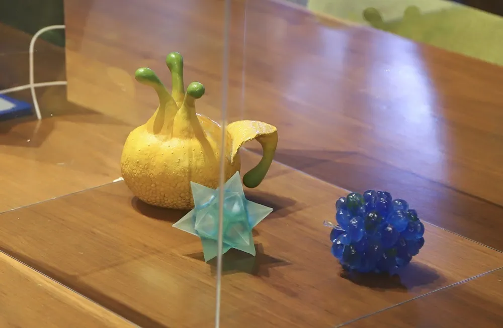 空想果実シリーズの造形物3種