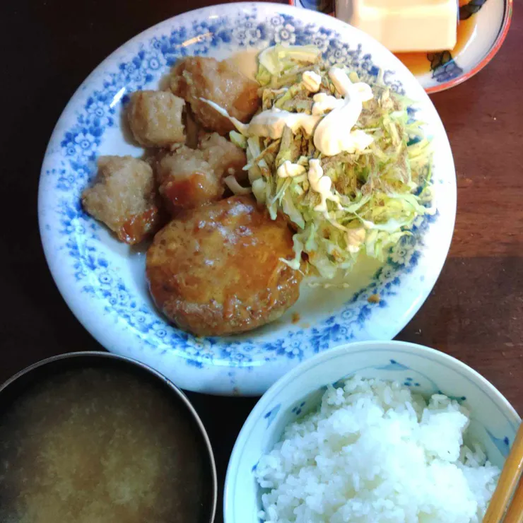 キャプション