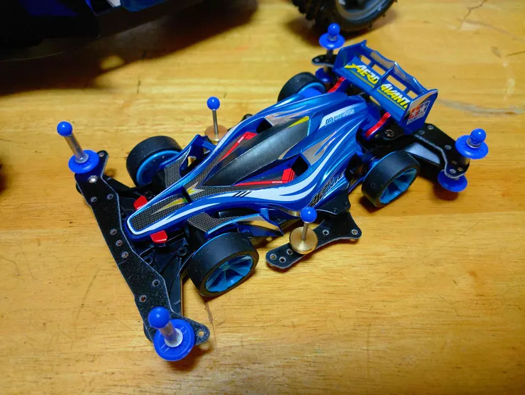 久しぶりのミニ四駆製作『エアロアバンテ』 | TORQUE STYLE
