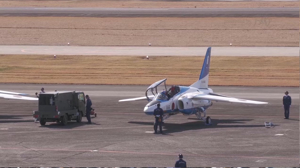 🔴[航空祭LIVE] ブルーインパルス・小 | ロボホンともだち広場
