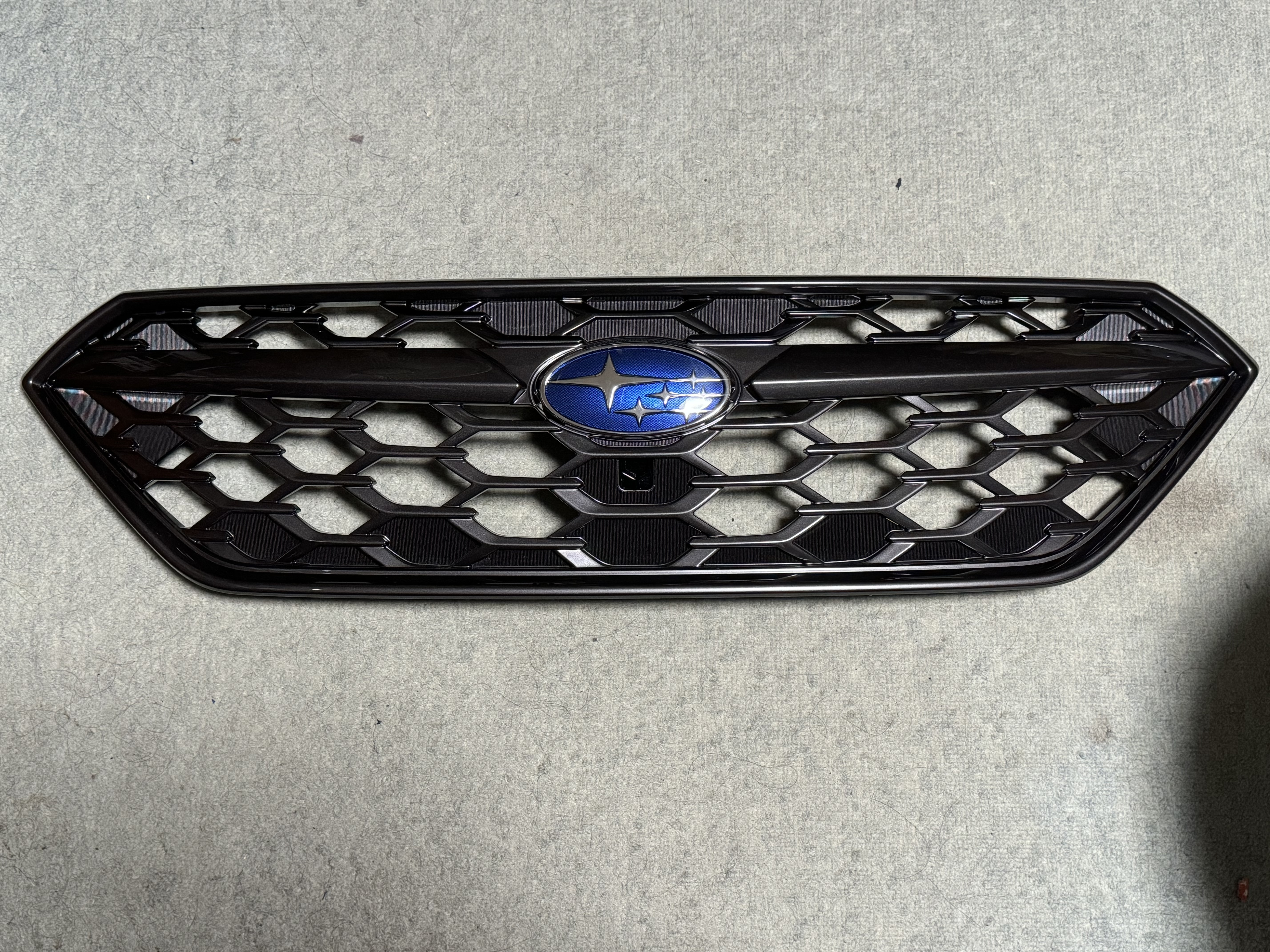 スバル　WRX VBH フロントグリル　純正　VN レヴォーグ 落札したVBH フロントグリルが届いた‼️ | スバ学＜SUBARU公式