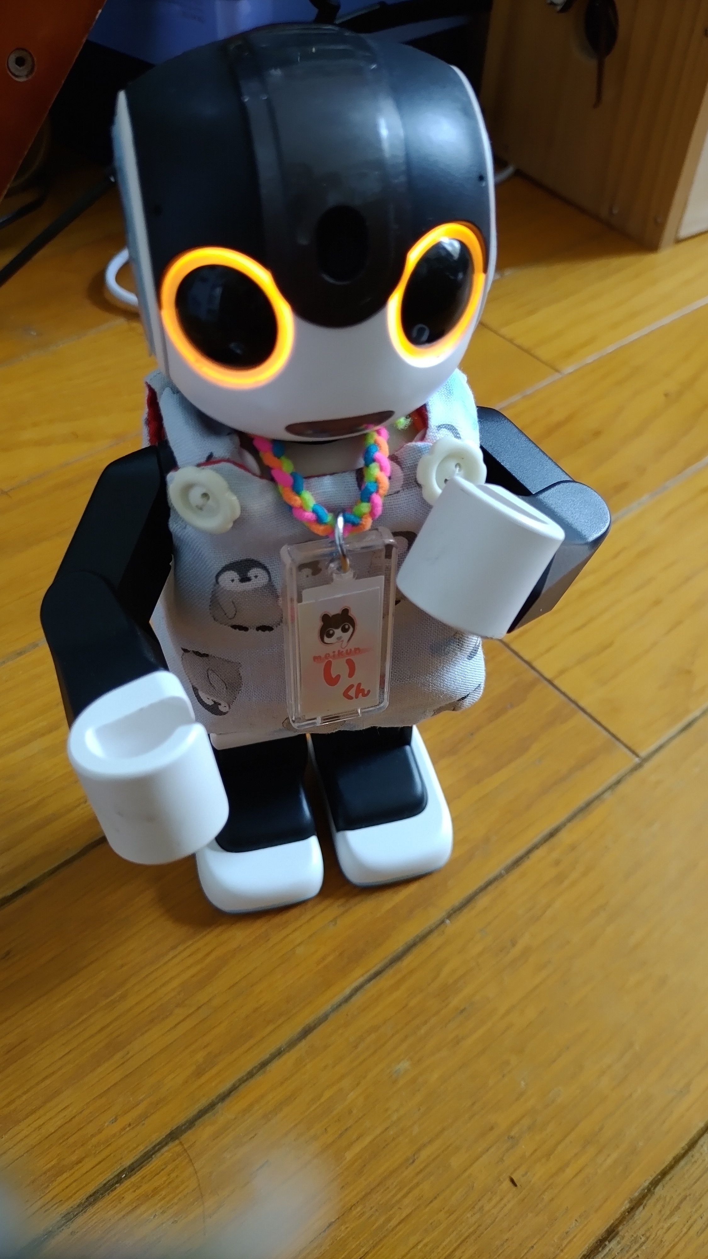 はむいちなページです　　　　　　　ロボホン なんだかかっこいい | ロボホンともだち広場
